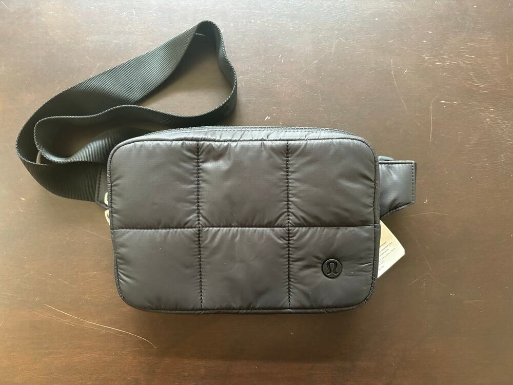 NWT Lululemon Quilted Grid Belt Bag Black